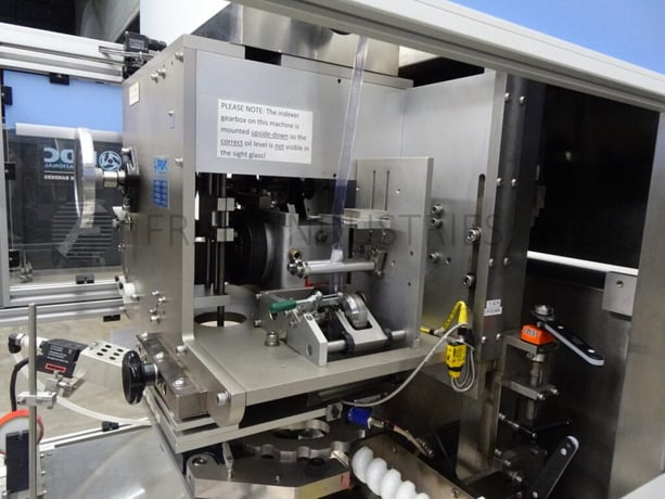 PDC #75-M-ID, automatic shrink sleeve labeler and tamper evident, up to 400 containers per minute, Allen - Image 2