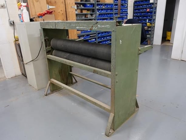 4.4' Elka, 52" rolls, 5" pass through, 1.5 HP, 575 VAC, 3 phase, 1.8 amps - Image 2