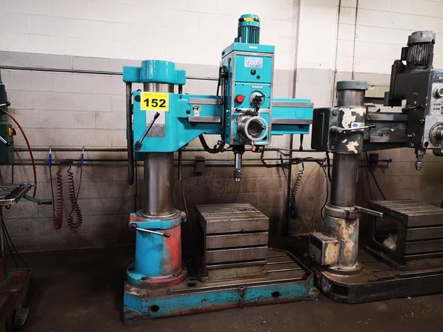 4' Mas #V032, radial arm drill with box table - Image 1