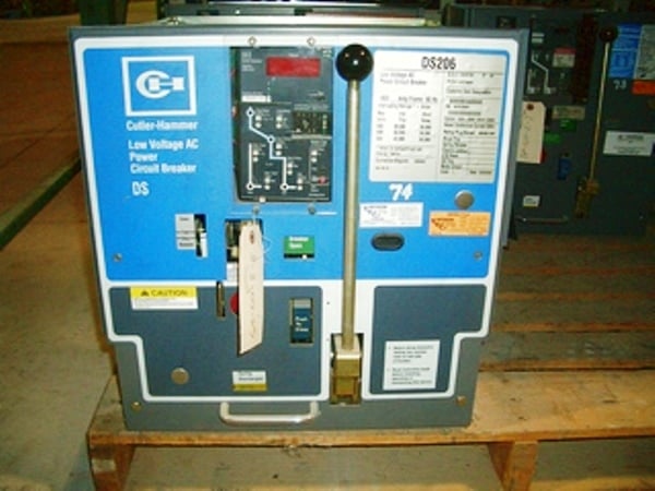 2000 Amps, Westinghouse, DS-532, electrically operated, manually operated, drawout, 50kA @ 480V AIC (10 - Image 1
