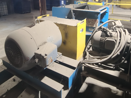 Williams hammermill, 19" x32" opening, adjustable breaker impact blade, 100 HP direct drive motor - Image 1