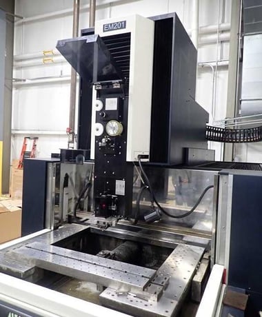 Makino #U86, CNC wire Electrical Discharge Machine, 31.4" X, 23.6" Y, 20.47" Z, U & V Axis, 48" x35.8" table - Image 4