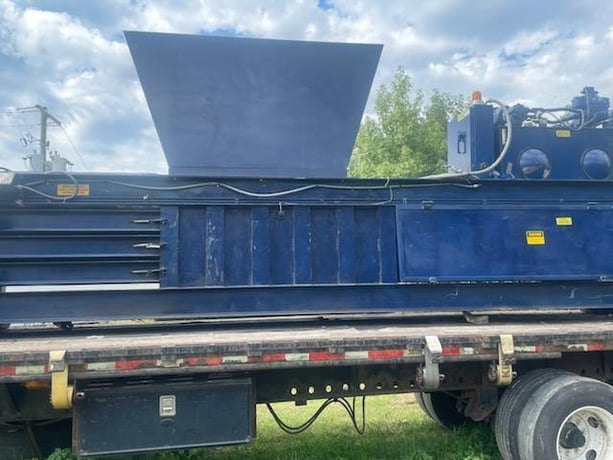 International Baler #NA-1296, 44" x 36" x 72" baler, 40" opening, 42" x 60" bale, 8 HP - Image 2