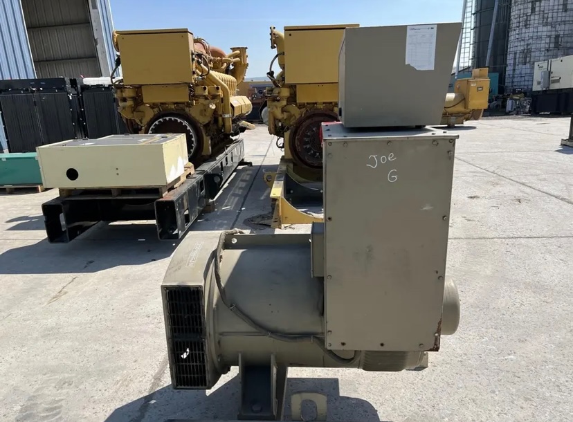 300 KW, Cummins #CC434E, Newage Stamford generator end, 480 Volts 3 phase sound attenuated enclosure 1, 130 - Image 2