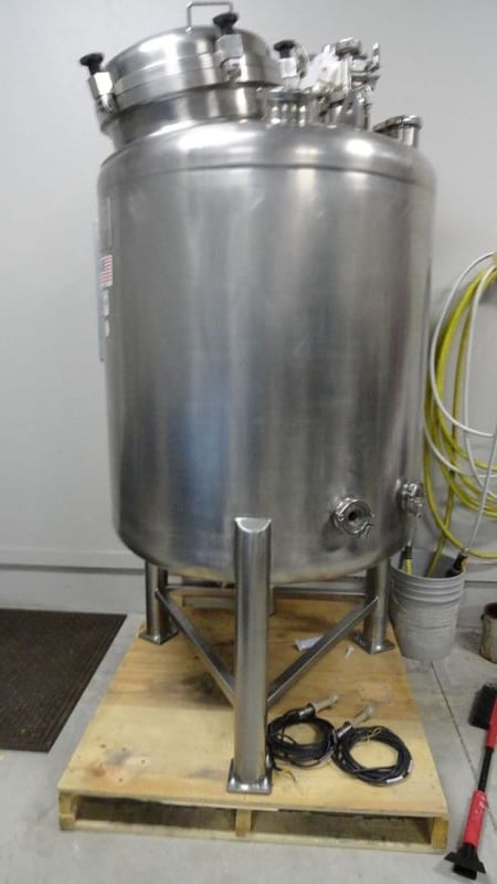 200 gallon Stainless Fabrication Inc., Reactor, 316L Stainless Steel, 38" diameter x 35" L tank, 50 psig @ - Image 1