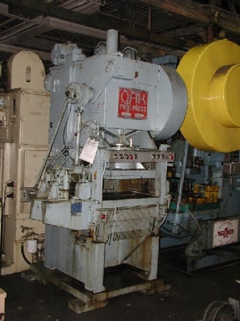 40 Ton, Oak #PP1, gap frame, 1-1/2" stroke, 0-600 SPM, hyd.overload protection, 1974, #12422 - Image 1