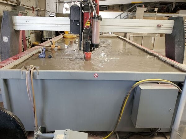 Omax #Maxiem-2040, Waterjet Cutting System, Omax Based PC Control, 13'10" X, 6' 7" Y, 12" Z, 2015 - Image 1