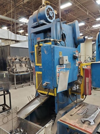 45 Ton, Bliss #C-45, OBI flywheel press, 4" stroke, 11.25" Shut Height, 3" adj., 29.5" x18" bed, light - Image 7