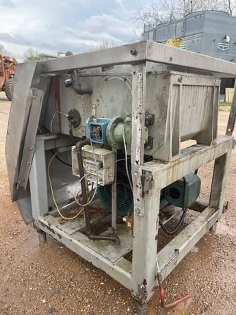 APV #G-55-3P, Homogenizer, 2-Stage, 10500 GPH, 2539 psig, 75 HP - 230/460 V motor, 2001 - Image 7