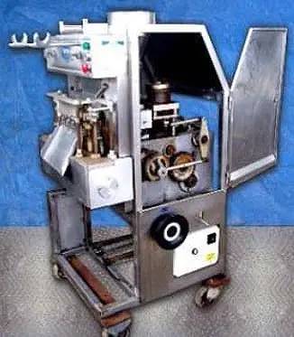 Toresani #MT265A, Stainless Steel Ravioli Machine, 60 lbs/hr to 103 lbs/hr, 9" diameter Hopper, 5" diameter x - Image 5