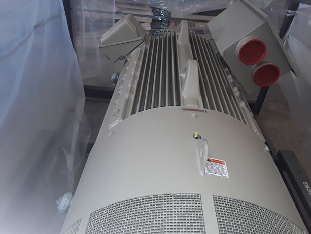 200 HP 1800 RPM General Electric, Frame 508/9LL, TEFC, Ball, IEEE 841, 2300/4160 Volts, new, Q880 - Image 3