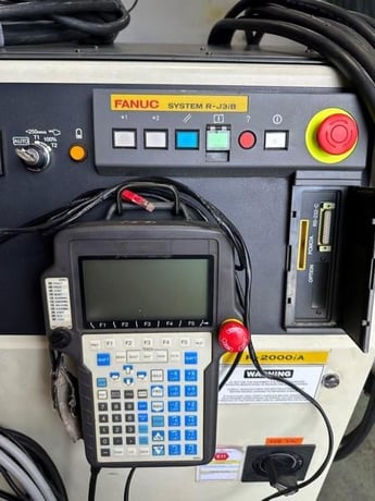 Fanuc, R-2000IA/210, Robot, w/ controller & teach pendant, 104" reach, 210 kg payload, 2006 - Image 3