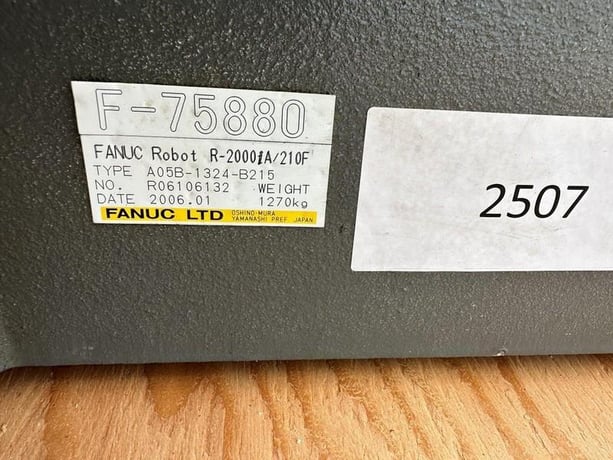 Fanuc, R-2000IA/210, Robot, w/ controller & teach pendant, 104" reach, 210 kg payload, 2006 - Image 5