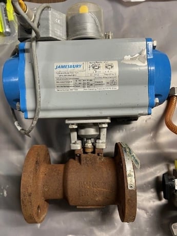 Jamesbury #VPVL300 SR4/5BC, 1-1/2" Pneumatic Valve Actuator - Image 1