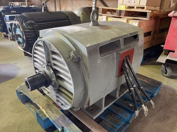600 HP 3600 RPM Toshiba, Frame 507USS, Drip-Proof Ball Bearing, 460 Volts - Image 1