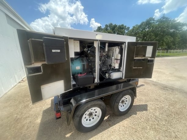 36 KW Multiquip #DCA-45SSIU4, diesel generator, 1800 RPM, 240-480 Volts, 5433 hours, 2013 - Image 9