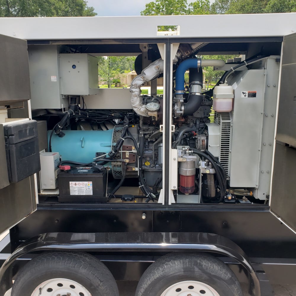 56 KW Multiquip #DCA70SSIU4f, diesel, sound attenuated enclosure, 240/480 Volts, 11881 hours, 2012 - Image 3