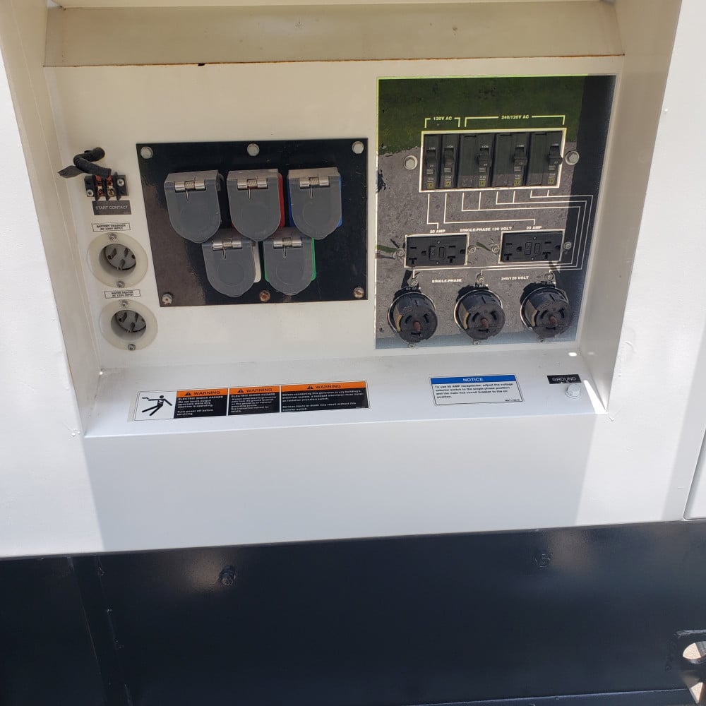 56 KW Multiquip #DCA70SSIU4f, diesel, sound attenuated enclosure, 240/480 Volts, 11881 hours, 2012 - Image 7