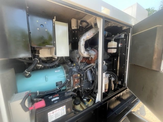 56 KW Multiquip #DCA70SSIU4f, diesel, sound attenuated enclosure, 240/480 Volts, 5669 hours, 2018 - Image 7