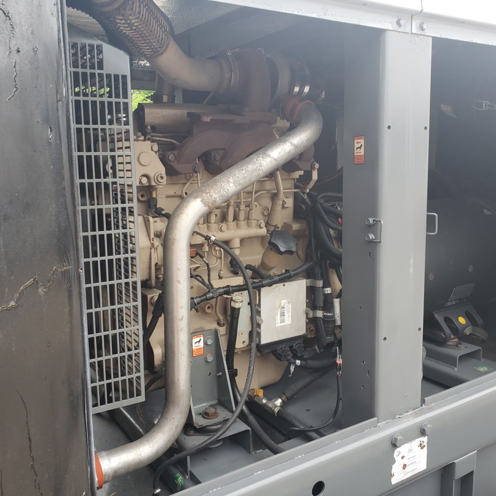96 KW Wacker Neuson #G120, diesel, sound attenuated enclosure, 240/480 Volts, 20764 hours - Image 4