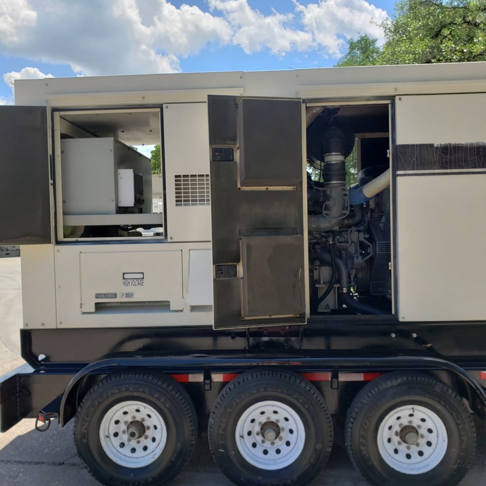 320 KW Multiquip #DCA400SSI4i, diesel, sound attenuated enclosure, 240/480 Volts, 9934 hours; 2013 - Image 3