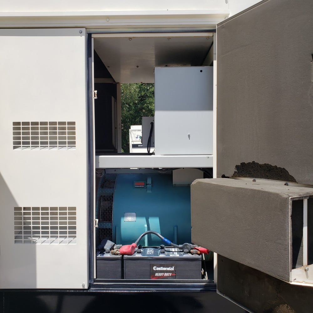 320 KW Multiquip #DCA400SSI4i, diesel, sound attenuated enclosure, 240/480 Volts, 9934 hours; 2013 - Image 7