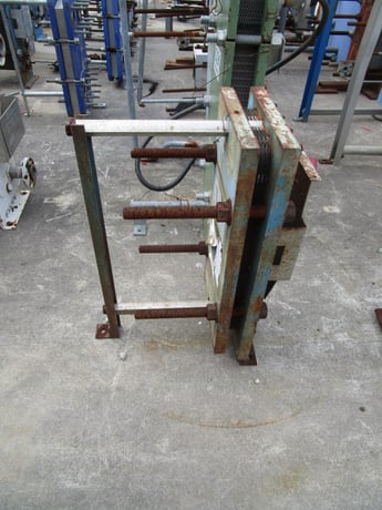 13 sq.ft., APV, 11 plates, 8" W x 22" L plates, 145 psi, 300°F, 1.5" plate pack thickness, 1994 - Image 5
