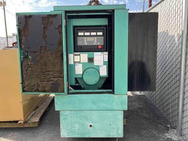 150 KW Cummins #DGFA-4476063, diesel generator set, sound attenuated enclosure, 120/208 Volts, upgraded - Image 6