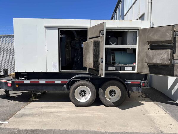 264 KW Multiquip Power #DCA-300SSK4, mobile diesel generator, mult-voltage, 1,3 phase - Image 2