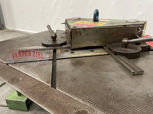1/4" x 9" x 9" Boschert #LB12, fixed angle corner notcher, 90° fixed angle, 40 SPM, #16371 - Image 7