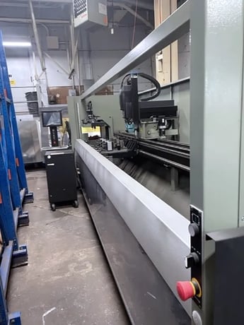 Emmegi #Phantomatic-T3A, vertical machining center, 8 automatic tool changer, 169" X, 10.5" Y, 12" Z, 18000 - Image 2