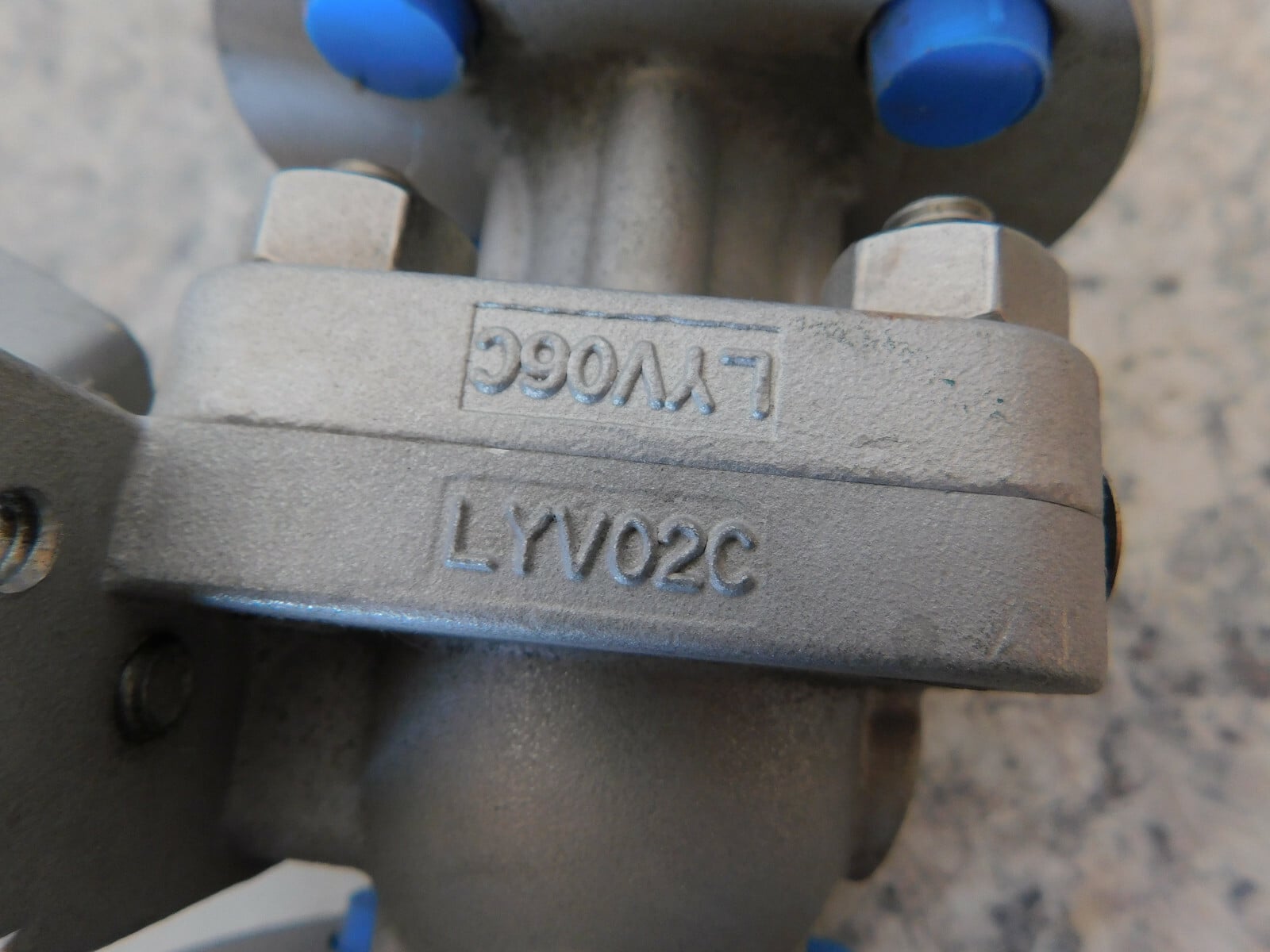 3/4" Velan #H330, ball valve, 275 psig, class 150# flanged, CF8M, new - Image 3