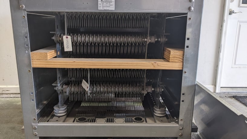 1000 Amp. General Electric, Neutral Ground Resistor, 2.40 Ohms, 2400 Volts, 10 Sec. Duty, NEW - Image 5