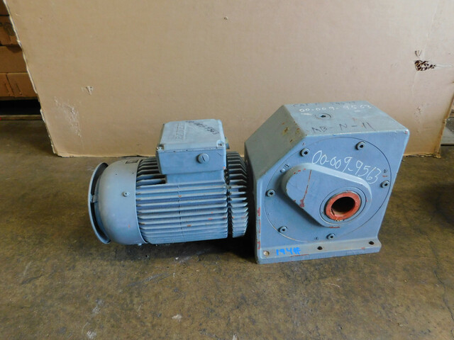 560/3420 RPM, Eberhard Bauer #1997266, Gear Reducer w/Motor, 460 Volts, 54.90:1 Ratio, 2" dia. shaft, Rebuilt - Image 5
