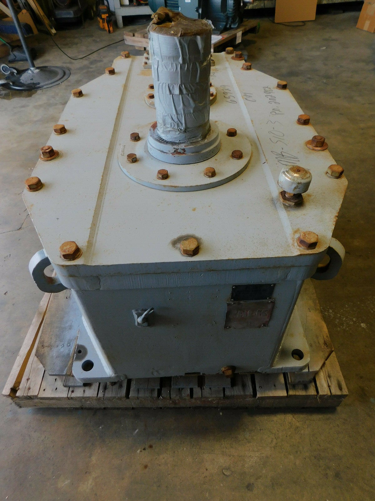 50 HP @ 1750 RPM, Falk #2100BXU3-A, Enclosed Gear Drive, 46 RPM output, 37.73 Ratio, 2.3 S.F., 33 gallons, 5" - Image 5