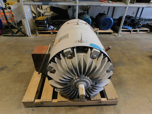300 HP 1790 RPM Louis Allis, Frame 509US, 2300 Volts, 1.15 S.F., 3 phase, Used - Image 2