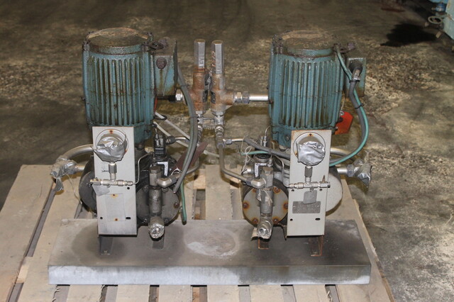1" #1724F4SESEM1C5, Anti Foam Feed Pump, Size 1" x 1", 10.5/9.4 GPH @ 100/350 psi, 1 HP - 1725 RPM Motor, Used - Image 3