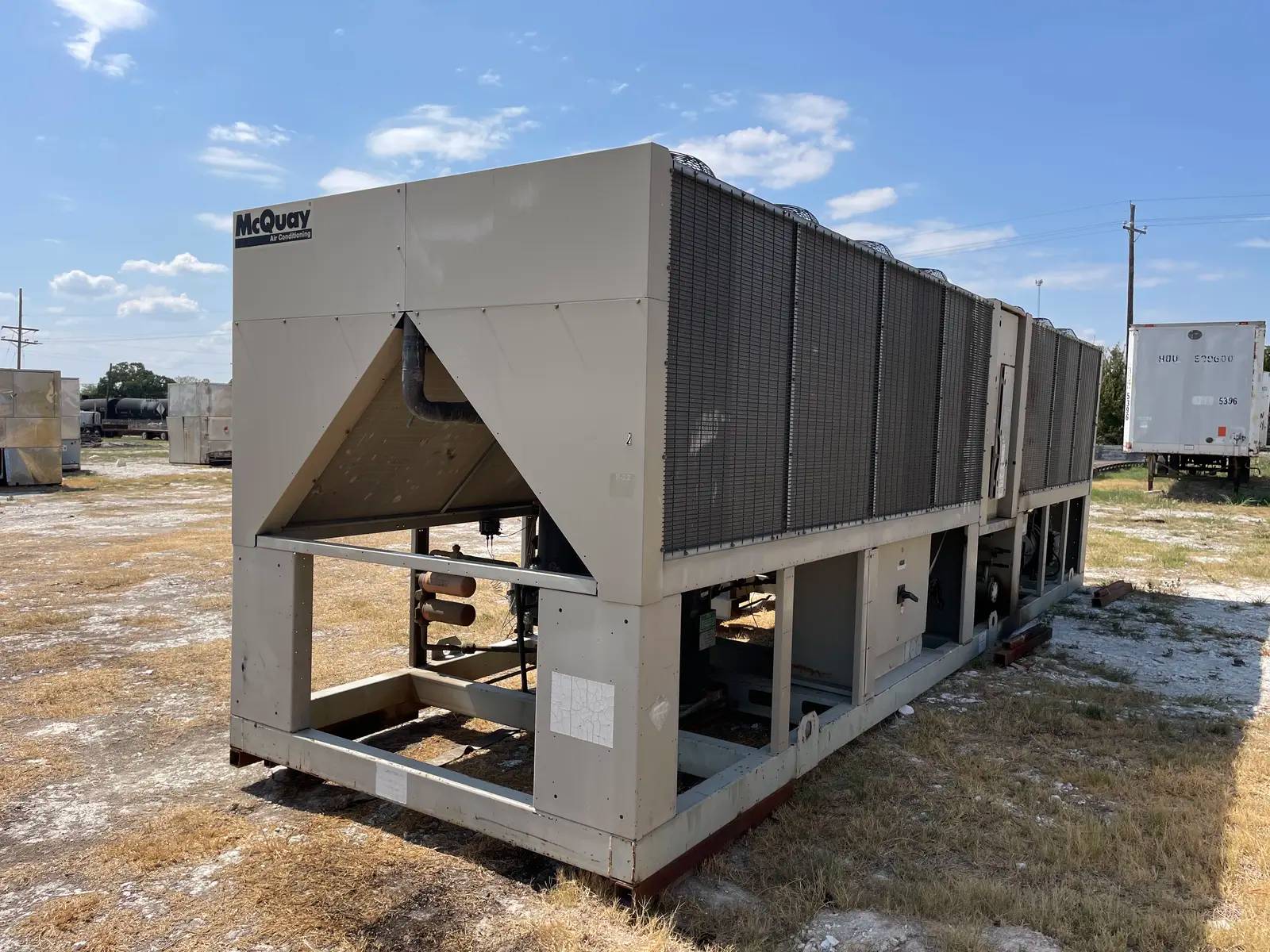 250 Ton, McQuay #AGS250B27-ER10, Air Cooled Water Chiller, Halocarbon (Freon), 16 fins/in. x 3 rows deep, 350 - Image 6