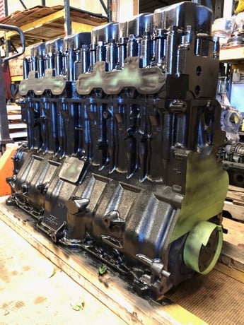 375 HP Mack #E7-ETECH, remanufactured standard long block engine - Image 3