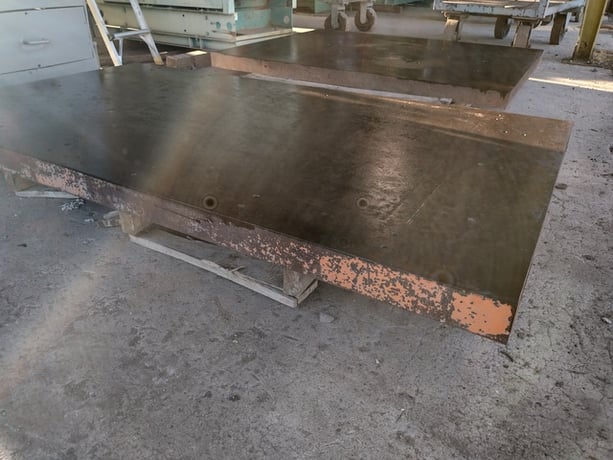77" x 42" x 3", Steel floor platee - Image 2