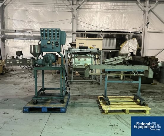 1.25" Killion, Single Screw Extruder, 24:1 L/D, 3 Barrel zones, 5 HP, 180 V, w/ Bath - Image 1