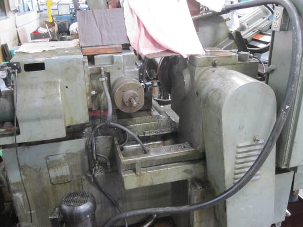 Cincinnati No. Cinco-15, centerless grinder, 24" grinding wheel, 12" regulating wheel, coolant - Image 3