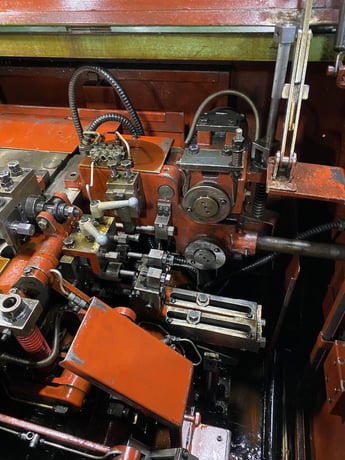 5/32" Asahi Sunac Sunac #AT-450, high speed 2 die 2 blow cold header, bushing cutoff, PKO, 330 PPM, 1993 - Image 6