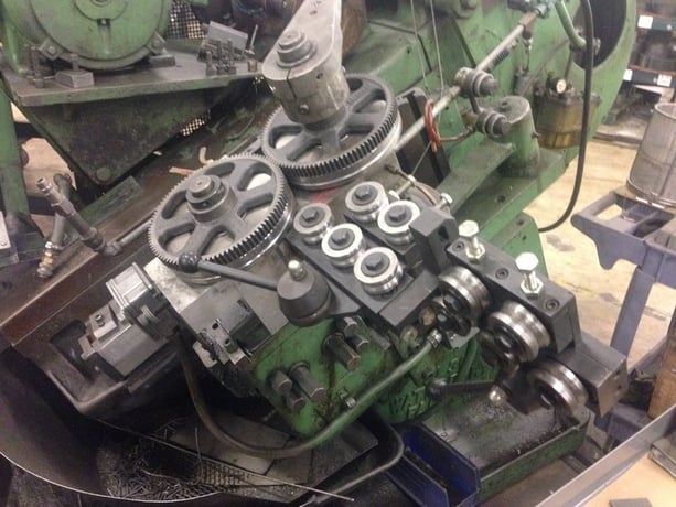 1/2" Waterbury-Farrel #30, wire fed with cutter thread roller, 4 1/2" Die Pocket, capable of producing thread - Image 2