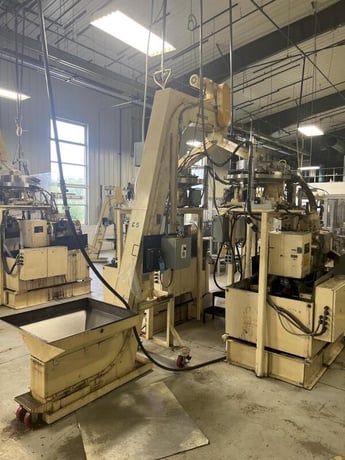 8" wide, Angor #AMH-200M, magnetic conveyor loader, 107" discharge height, 36" x 29" x 22" D hopper - Image 2