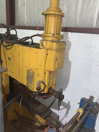 100 KVA Taylor-Winfield #ERB-30-100, welder, 30" throat, 8" gap, 220 V. - Image 2