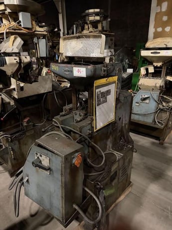 3/16" Shimazu #Super-2F, twin spindle nut tapper, 80-100 PPM, hopper, magnetic chip separator, 1990 - Image 2