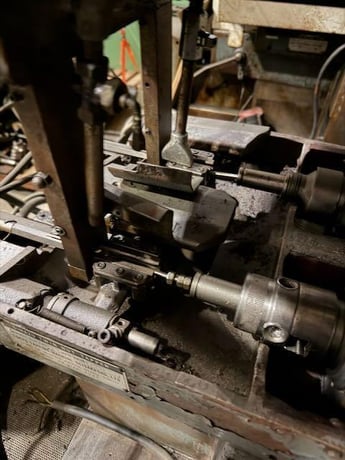 3/16" Shimazu #Super-2F, twin spindle nut tapper, 80-100 PPM, hopper, magnetic chip separator, 1990 - Image 5