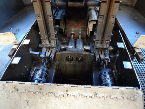 3/8" Shimazu #Super-3F, twin spindle nut tapper, 80-100 PPM, hopper, magnetic chip separator, 1990 - Image 4