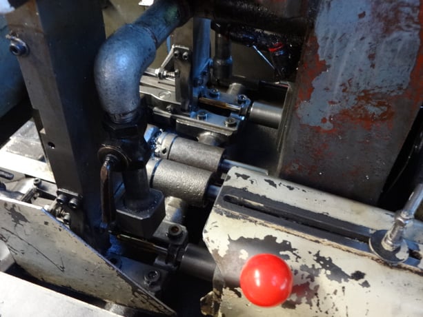 3/8" Shimazu #Super-3F, twin spindle nut tapper, 80-100 PPM, hopper, magnetic chip separator, 1990 - Image 6